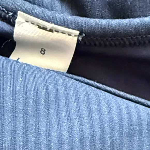 Lululemon sz 8 Wunder Train U-Neck ribbed Deep Blue Bra light support NWOT